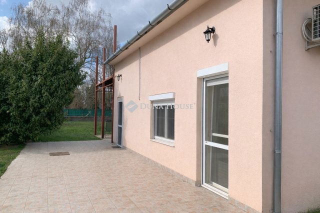 Eladó nyaraló, Kiskunlacházán 36 M Ft, 1 szobás