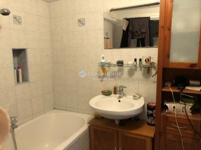 Eladó téglalakás, Budapesten, VIII. kerületben 64.9 M Ft