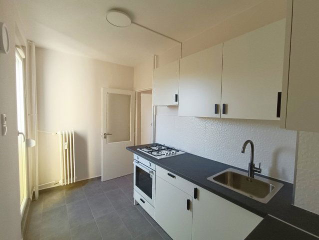 Eladó panellakás, Pécsett, Szigeti úton 51.5 M Ft, 2+1 szobás