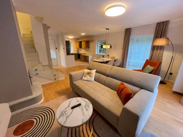 Kiadó téglalakás, albérlet, Pécsett, Bálicsi úton, 4 szobás