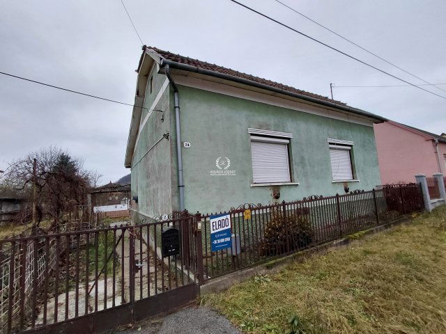 Eladó családi ház, Ózdon 6.5 M Ft, 2 szobás