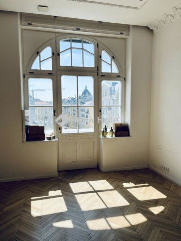 Eladó téglalakás, Budapesten, V. kerületben 659 M Ft, 7 szobás