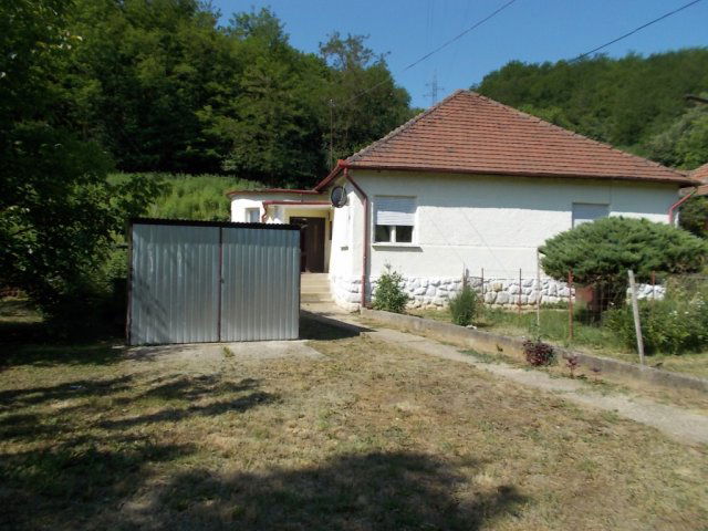 Eladó családi ház, Ózdon 12.5 M Ft, 3 szobás
