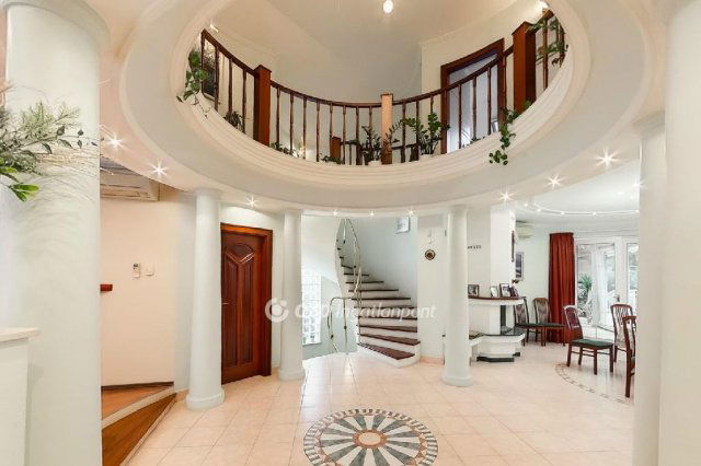 Eladó családi ház, Budapesten, XVIII. kerületben 280 M Ft