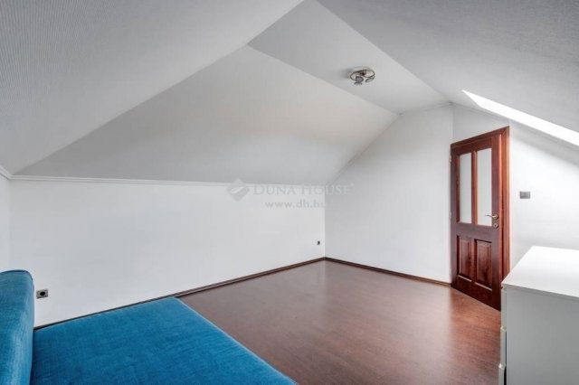 Eladó családi ház, Dabason 279 M Ft, 8 szobás