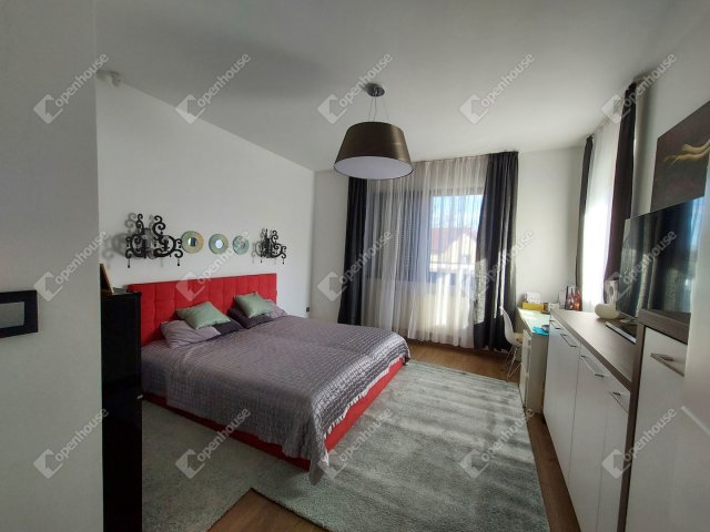 Eladó családi ház, Debrecenben 330 M Ft, 4 szobás