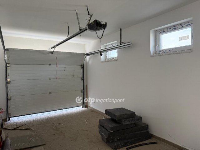 Eladó családi ház, Ráckevén 88.9 M Ft, 4 szobás