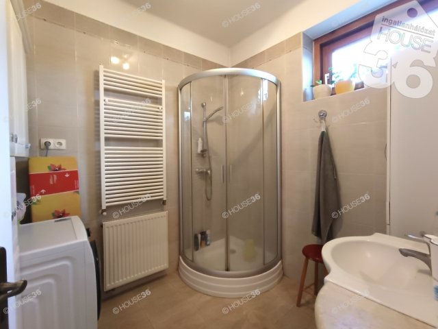 Eladó családi ház, Kecskeméten 161.9 M Ft, 7 szobás