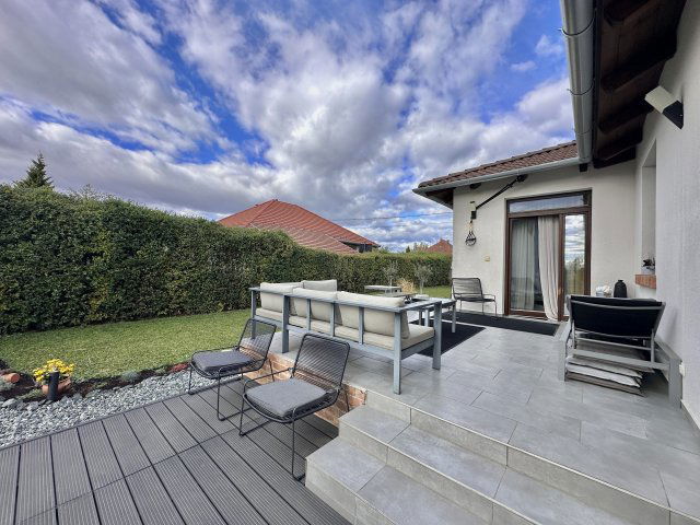 Eladó családi ház, Nárain 140 M Ft, 5 szobás