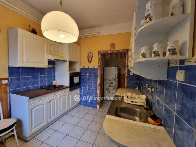 Eladó családi ház, Pápán 42.5 M Ft, 2+1 szobás