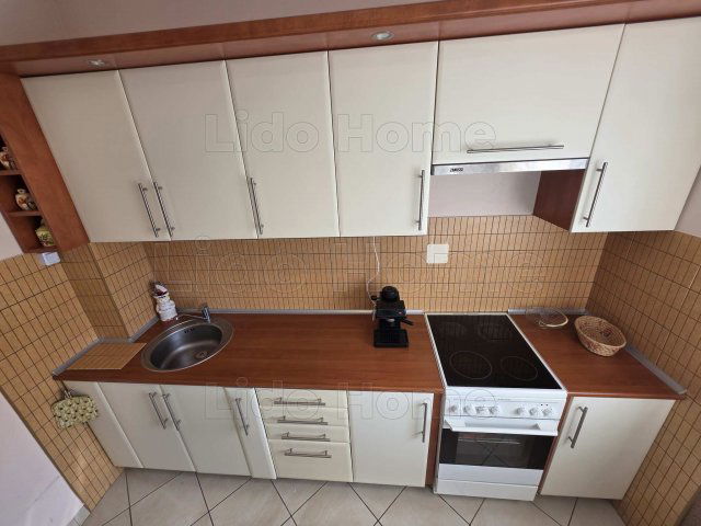 Eladó panellakás, Hévízen 69.9 M Ft, 1+2 szobás