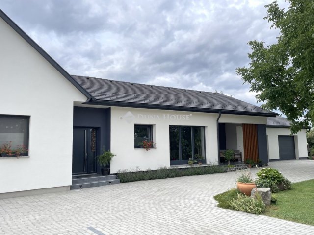 Eladó családi ház, Csákánydoroszlón 129 M Ft, 4 szobás