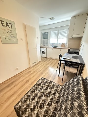 Kiadó panellakás, albérlet, Pakson 150 E Ft / hó, 1 szobás
