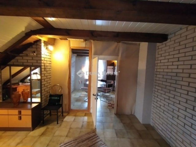 Eladó családi ház, Szentgotthárdon 89.9 M Ft, 8 szobás