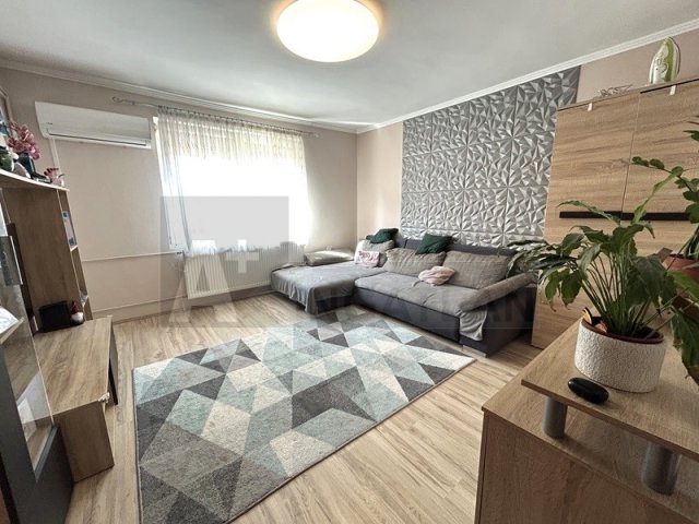 Eladó családi ház, Sándorfalván 79.9 M Ft, 3 szobás