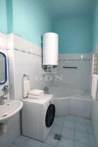 Eladó téglalakás, Budapesten, VIII. kerületben 65.9 M Ft