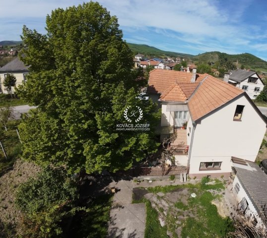 Eladó családi ház, Arlón 14.99 M Ft, 2 szobás