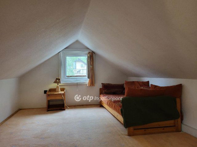 Eladó téglalakás, Hévízen 84 M Ft, 4 szobás