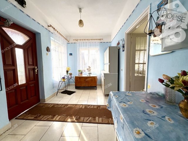 Eladó családi ház, Városföldön 58 M Ft, 2 szobás