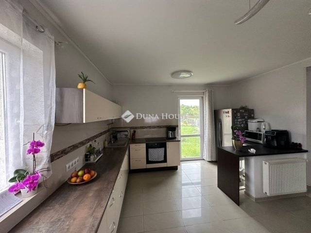 Eladó családi ház, Érden 108 M Ft, 4 szobás