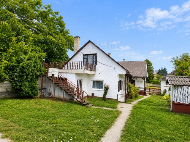 Eladó családi ház, Igalon 49 M Ft, 7 szobás
