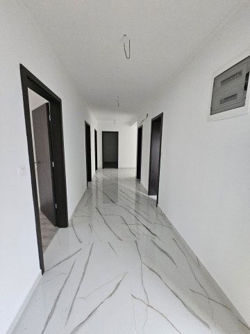 Eladó téglalakás, Pápán 99 M Ft, 4 szobás