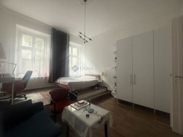 Eladó téglalakás, Budapesten, VII. kerületben 49.9 M Ft