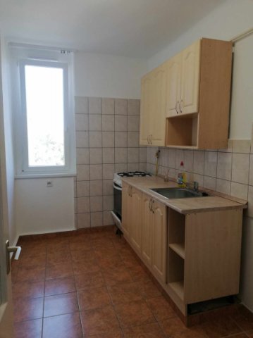 Kiadó téglalakás, albérlet, Szolnokon, Puskás Tivadar körúton