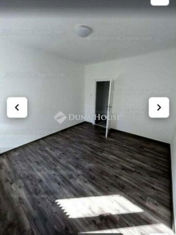 Kiadó téglalakás, albérlet, Pécsett 160 E Ft / hó, 2 szobás