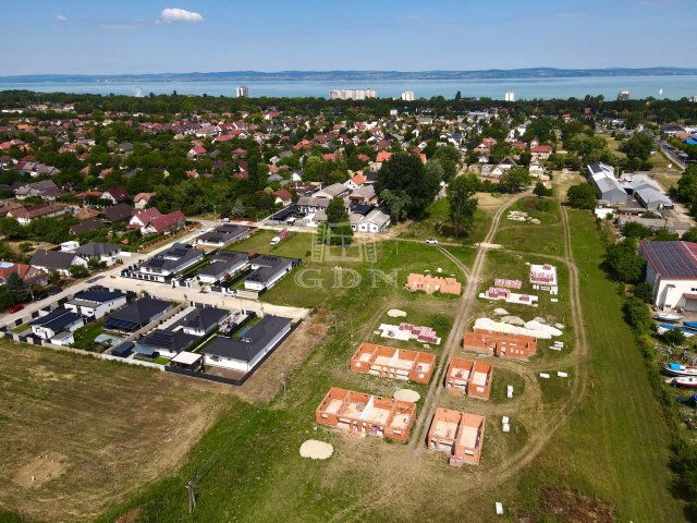 Eladó családi ház, Siófokon 79.9 M Ft, 4 szobás
