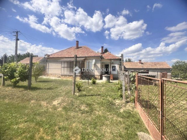 Eladó családi ház, Iszkázon 29 M Ft, 4 szobás