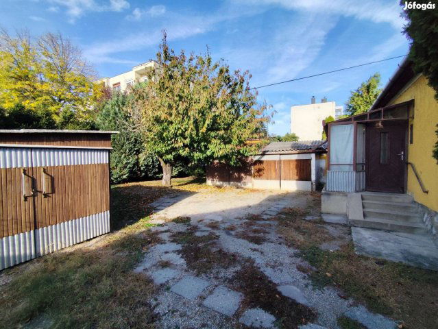 Eladó családi ház, Dombóváron 25 M Ft, 3 szobás