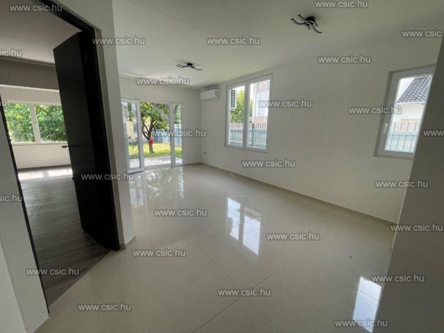 Eladó családi ház, Dunakeszin 145 M Ft, 4+1 szobás