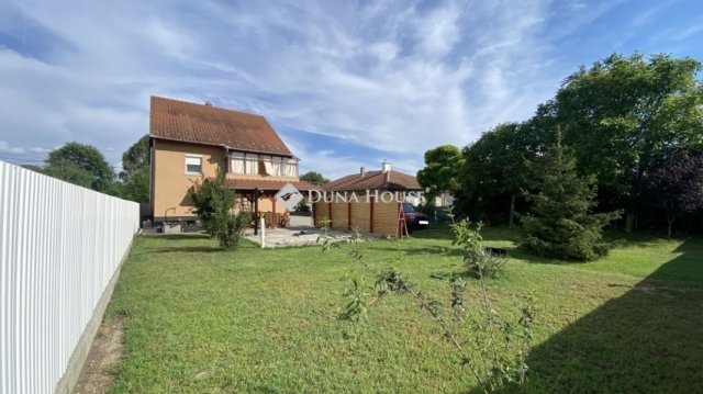 Eladó családi ház, Tápióságon 79.9 M Ft, 4 szobás