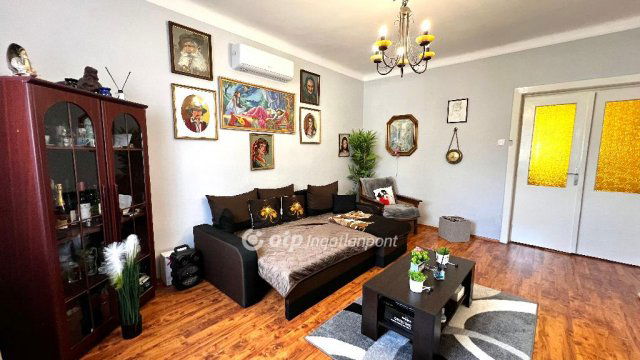 Eladó családi ház, Öttevényen 74.9 M Ft, 3 szobás