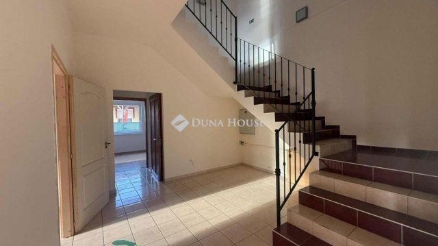 Eladó családi ház, Szombathelyen 275 M Ft, 1 szobás