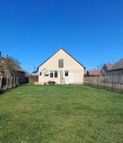 Eladó családi ház, Faddon 19.9 M Ft, 2 szobás