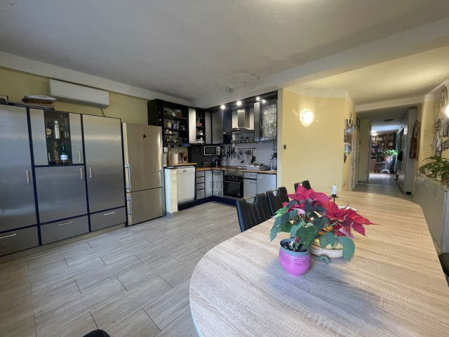 Eladó téglalakás, Budapesten, XIII. kerületben 98 M Ft, 3 szobás