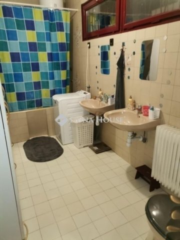 Eladó téglalakás, Pécsett 67.9 M Ft, 3 szobás