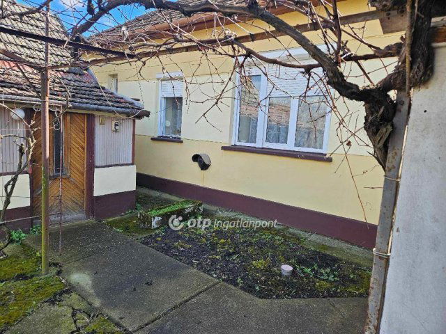 Eladó családi ház, Zagyvarékason 13.99 M Ft, 2 szobás