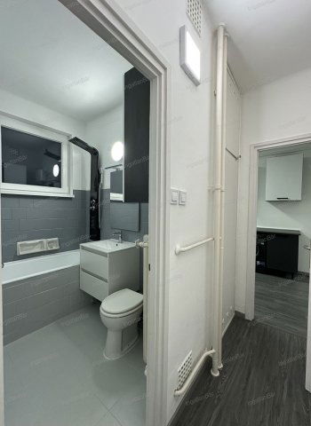 Eladó panellakás, Kazincbarcikán 25.3 M Ft, 2 szobás