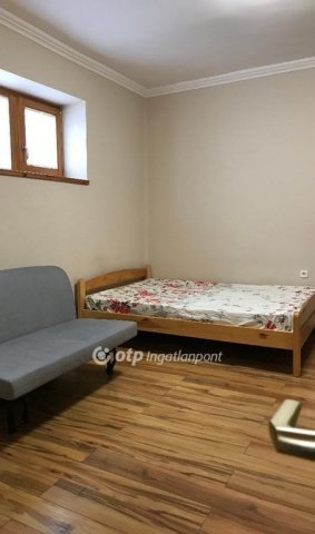 Eladó családi ház, Eplényen 99.99 M Ft, 4+2 szobás