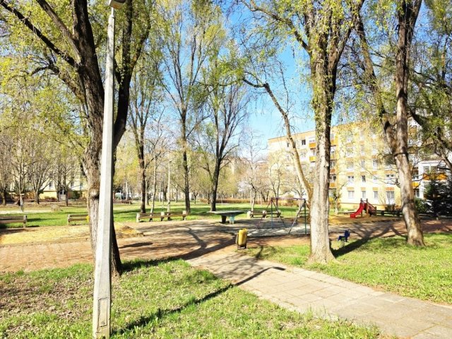 Eladó panellakás, Pécsett 38.9 M Ft, 1+1 szobás