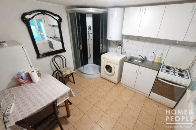 Eladó családi ház, Pusztaszeren 6.9 M Ft, 1 szobás