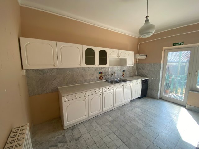 Eladó ipari ingatlan, Kiskunhalason 169 M Ft / költözzbe.hu