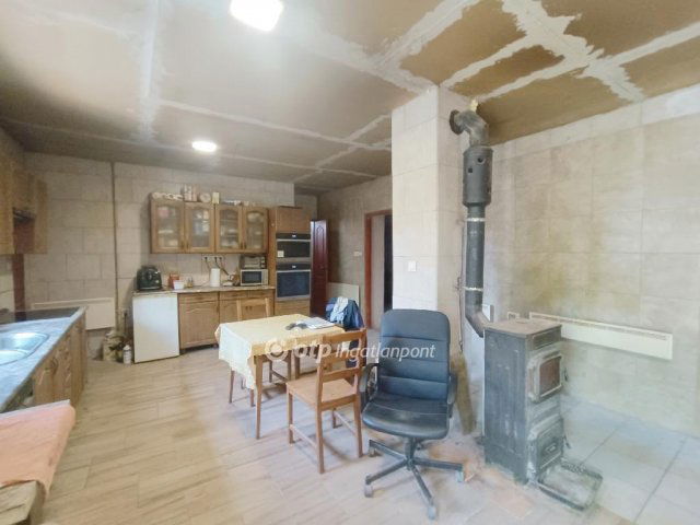 Eladó családi ház, Kiskunlacházán 55 M Ft, 2+1 szobás