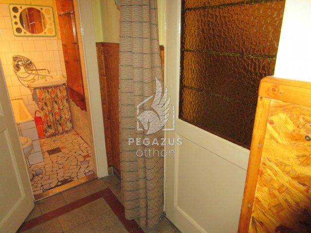 Eladó téglalakás, Ózdon, Munkás úton 7.5 M Ft, 1+1 szobás
