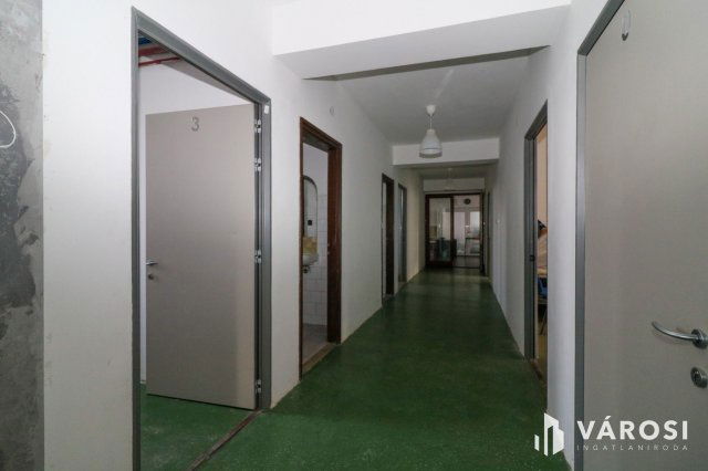 Eladó családi ház, Tabon 65 M Ft, 6 szobás