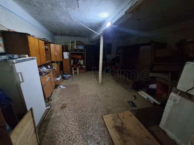 Eladó családi ház, Gadácson 2.2 M Ft, 4 szobás