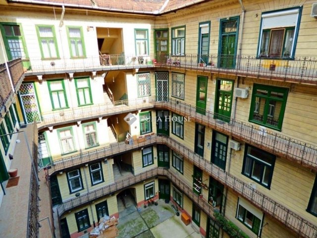 Eladó téglalakás, Budapesten, VII. kerületben 119 M Ft, 3 szobás